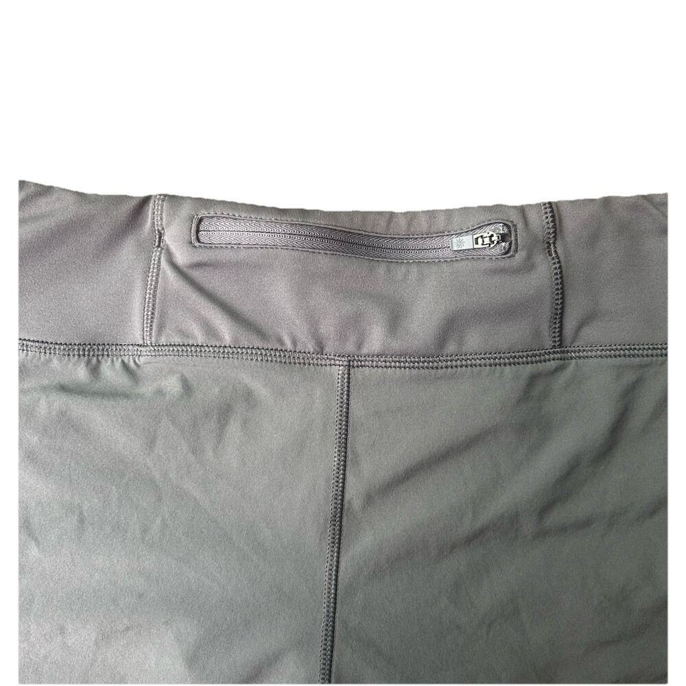 Athleta Women’s Ready Set Go Gray Running Shorts Size M Zippered Pocket - Picture 5 of 8